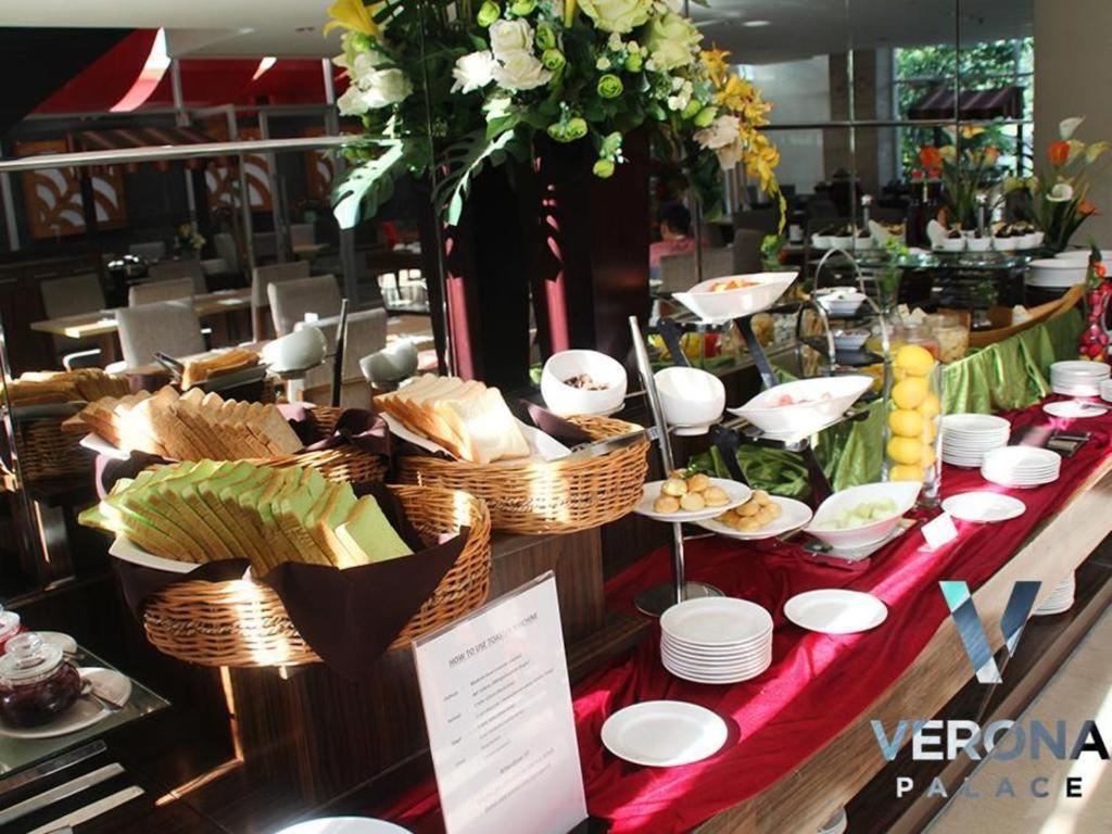 Verona Palace Hotel Bandung Exterior foto